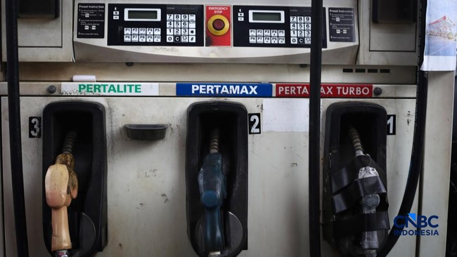 sejumlah-kendaraan-mengisi-bahan-bakar-minyak-bbm-di-salah-satu-spbu-pertamina-di-bekasi-jawa-barat-sabtu-1842026-1776488729012_169