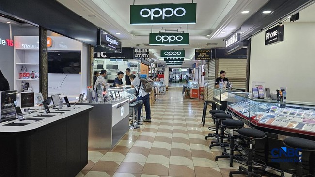 suasana-pedagang-di-itc-kuningan-di-jakarta-selasa-262026-1780388340355_169