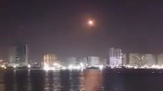 tangkapan-layar-video-menunjukkan-upaya-pencegahan-serangan-udara-di-wilayah-udara-teheran-telegram-1778204095144_169