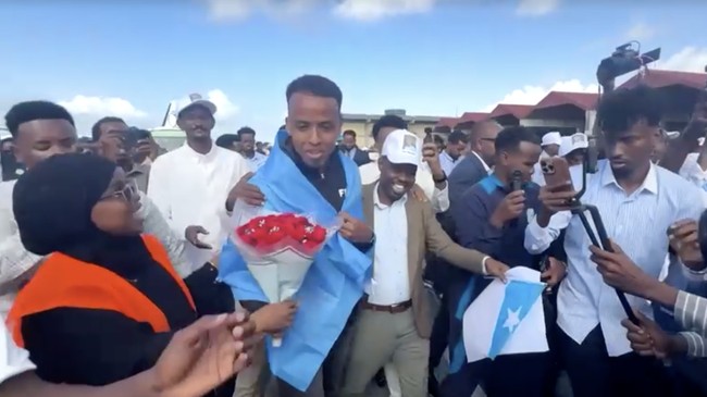 wasit-omar-artan-dari-somalia-tangkapan-layar-videoreuters-1781174705879_169