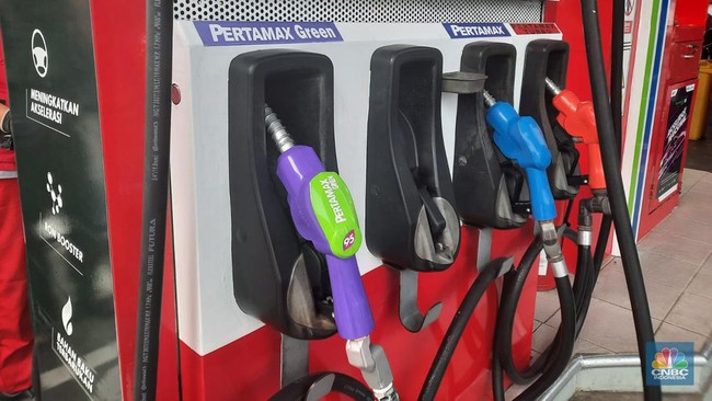 bbm-pertamax-green-ron-95-pt-pertamina-persero-di-spbu-pertamina-mt-haryono-jakarta-selatan-senin-2472023-4_169