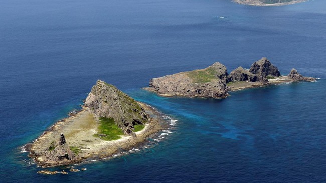 beberapa-pulau-yang-disengketakan-pulau-uotsuri-atas-minamikojima-bawah-dan-kitakojima-yang-dikenal-sebagai-senkaku-di-jepang-_169