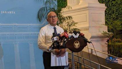 ceo-danantara-rosan-roeslani-saat-menyampaikan-keterangan-kepada-media-di-istana-negara-jakarta-kamis-1862026-1781787128481_169