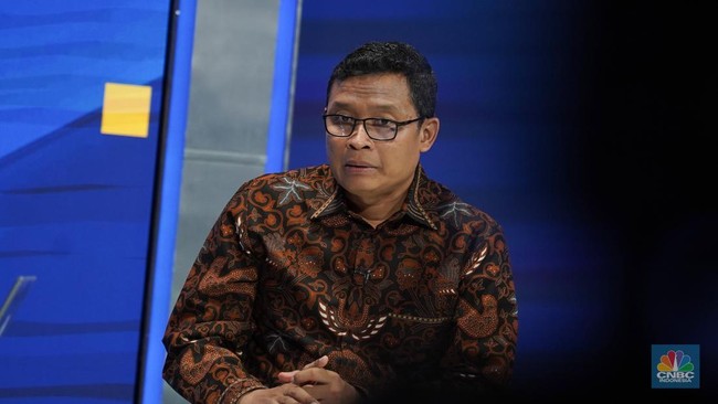 direktur-jenderal-pajak-bimo-wijayanto-dalam-program-cnbc-indonesia-squawk-box-di-jakarta-selasa-18112025-1763433911558_169