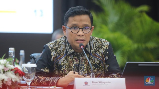 direktur-jenderal-pajak-bimo-wijayanto-saat-konferensi-pers-apbn-kita-di-kantor-kementerian-keuangan-jakarta-kamis-18122025-1766047558263_169