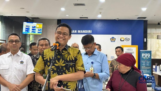 dirjen-pajak-bimo-wijayanto-saat-melakukan-sidak-ke-kantor-pelayanan-pajak-kpp-madya-gambir-jakarta-kamis-3042026-1777530880831_169