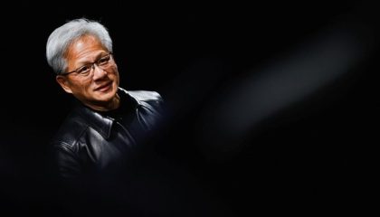 jaket-kulit-milik-ceo-nvidia-jensen-huang-terjual-di-pelelangan-seharga-us960000-atau-sekitar-rp17-miliar-salah-satu-jaket-kul-1784364904256_169