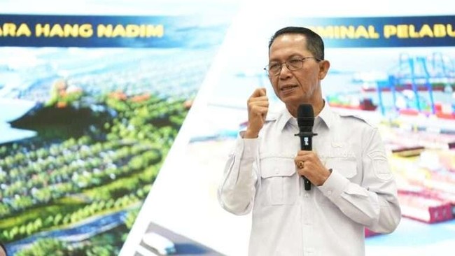 kepala-badan-pengusaha-bp-batam-amsakar-achmad-dok-bp-batam-1784275090127_169