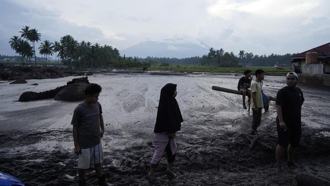 kondisi-terkini-kabupaten-agam-kabupaten-tanah-datar-usai-diterjang-banjir-bandang-lahar-dingin-1_169