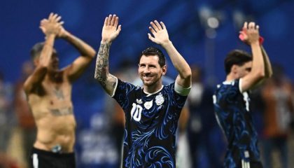 lionel-messi-merayakan-kemenangan-usai-argentina-memastikan-lolos-ke-final-piala-dunia-fifa-2026-setelah-mengalahkan-inggris-p-1784161877631_169