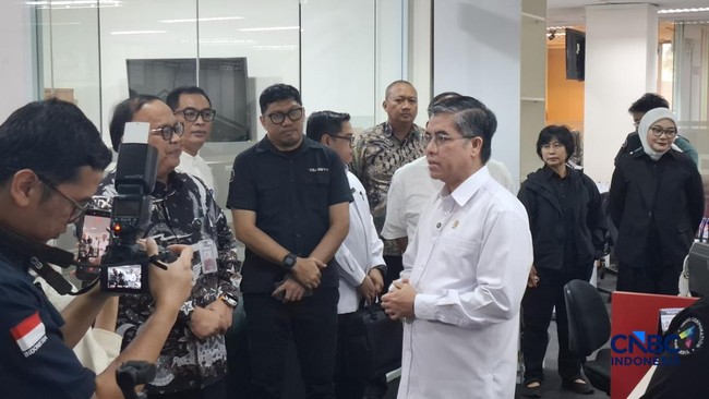 menteri-ketenagakerjaan-menaker-yassierli-melakukan-kunjungan-ke-transmedia-untuk-mengecek-perkembangan-program-magang-nasiona-1771562341621_169