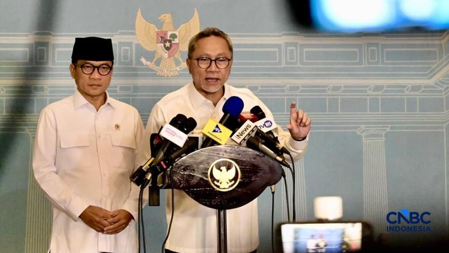 menteri-koordinator-bidang-pangan-zulkifli-hasan-menteri-desa-dan-pembangunan-daerah-tertinggal-yandri-susanto-di-istana-negar-1784126740114_169