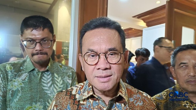 menteri-perdagangan-mendag-budi-santoso-saat-ditemui-di-kompleks-parlemen-jakarta-rabu-1062026-1781077550917_169