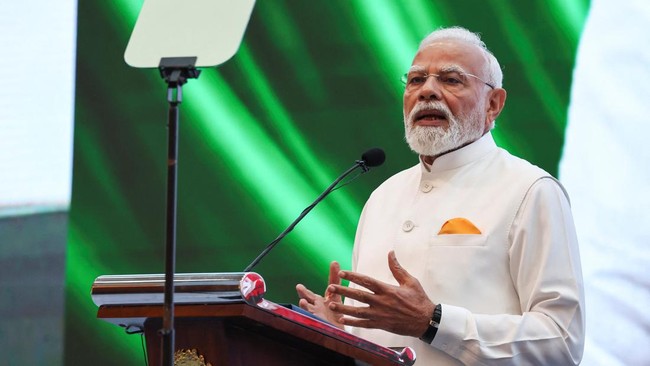 perdana-menteri-india-narendra-modi-menyampaikan-pidatonya-saat-kunjungannya-ke-gedung-parlemen-indonesia-di-jakarta-indonesia-1783422332771_169