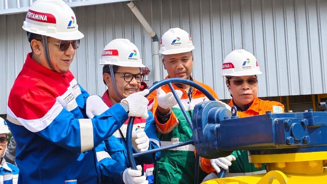 pt-pertamina-gas-pertagas-bersama-dirjen-migas-kementerian-esdm-laode-sulaeman-meresmikan-operasional-pipa-gas-cisem-ii-di-kan-1781268147616_169