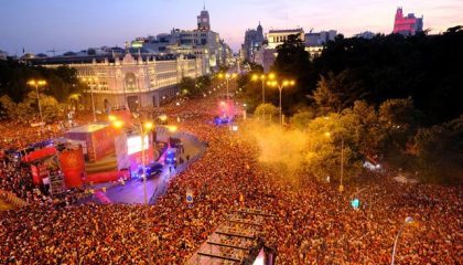 ribuan-suporter-spanyol-memadati-plaza-de-cibeles-di-madrid-untuk-merayakan-keberhasilan-tim-nasional-menjuarai-piala-dunia-fi-1784608424572_169