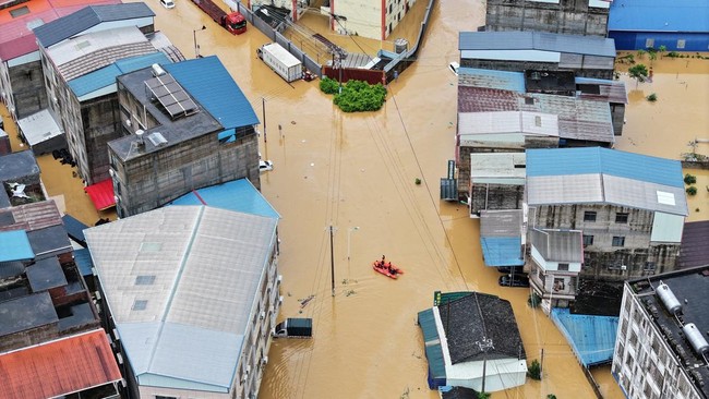 sebuah-tayangan-drone-menunjukkan-banjir-di-desa-pingshan-setelah-hujan-lebat-yang-dibawa-oleh-topan-maysak-di-hengzhou-daerah-1783430218786_169