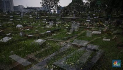 suasana-tempat-pemakaman-umum-tpu-menteng-pulo-di-jakarta-senin-27102025-1761557212464_169