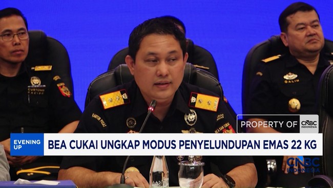 2-wn-china-bawa-30-keping-emas-bea-cukai-ungkap-modusnya-1787055835244_169