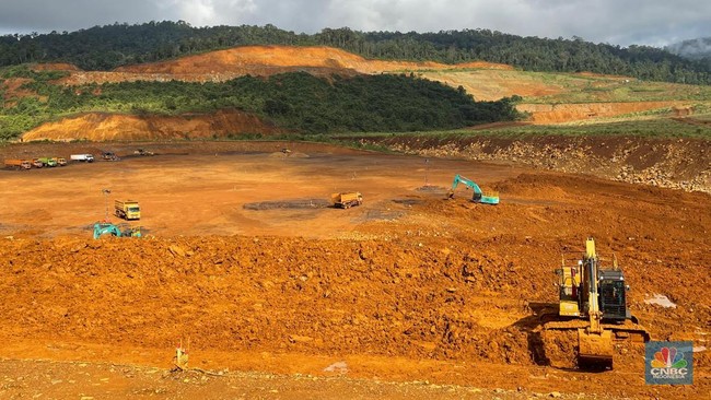 area-penambangan-biji-nikel-pt-vale-indonesia-persero-tbk-inco-area-hasan-koro-tempat-stock-pile-limonite-igp-sorowako-limonit-1749726174616_169