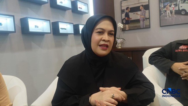 communication-management-department-head-pt-isuzu-astra-motor-indonesia-puti-annisa-moeloek-di-booth-isuzu-giias-kamis-682026-1786014840434_169