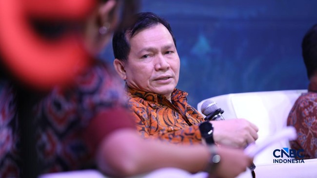 deputi-bidang-esdm-kemenko-perekonomian-ri-elen-setiadi-saat-menyampaikan-pemaparan-dalam-mindialogue-dengan-tema-komoditas-un-1786526621730_169