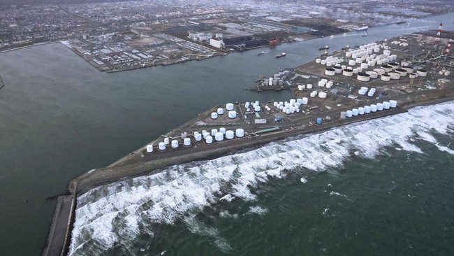 foto-udara-menujukkan-garis-pantai-tomakomai-prefektur-hokkaido-jepang-setelah-peringatan-tsunami-dikeluarkan-menyusul-gempa-b-1776728111093_169