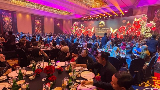 grand-opening-the-trans-luxury-hotel-surabaya-1786717006920_169