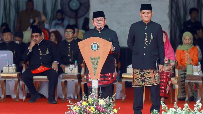 gubernur-dki-jakarta-pramono-anung-saat-menghadiri-upacara-peringatan-hari-ulang-tahun-hut-ke-499-jakarta-di-monumen-nasional-1782112556412_169