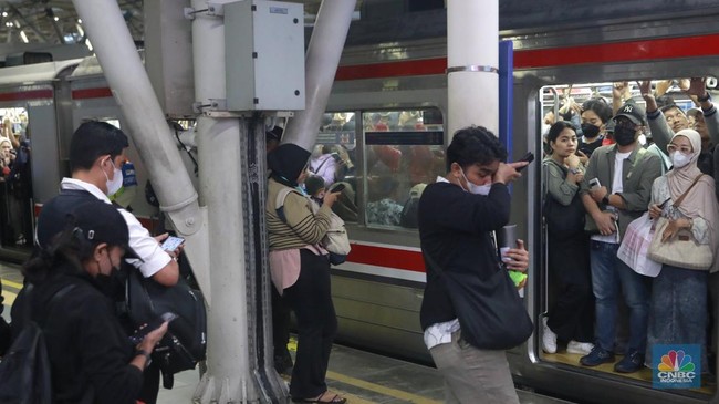 jakarta-kota-menjadi-salah-satu-penduduk-terpadat-dunia-yang-dipantau-pada-jumat-28112025-1764326333320_169