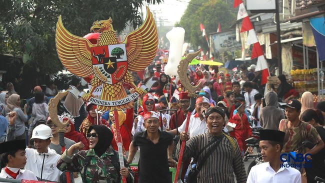 karnaval-kemerdekaan-di-kawasan-rw-05-inkopad-tajur-halang-bogor-jawa-barat-minggu-1682026-kemarin-cnbc-indonesiamuhammad-sabk-1786928277802_169