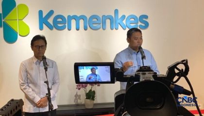 kepala-badan-gizi-nasional-bgn-sudaryono-bertemu-menteri-kesehatan-menkes-budi-gunadi-sadikin-membahas-program-mbg-saat-ditemu-1785981338462_169-1