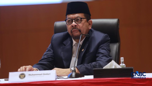 kepala-badan-komunikasi-pemerintah-republik-indonesia-muhammad-qodari-memberi-pemaparan-saat-konferensi-pers-terkait-rapbn-not-1786707901690_169