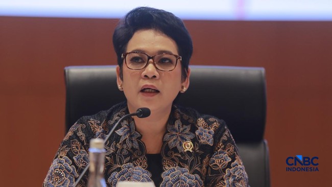kepala-lembaga-kebijakan-pengadaan-barangjasa-pemerintah-lkpp-sarah-sadiqa-memberi-pemaparan-saat-konferensi-pers-terkait-rapb-1786708474368_169