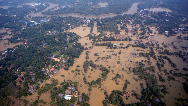 kondisi-setelah-siklon-ditwah-melanda-kawasan-niyamgamdora-sri-lanka-selasa-2122025-reutersakila-jayawardena-1764766482101_169