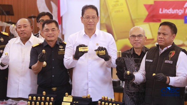 konferensi-pers-penindakan-penyelundupan-ekspor-emas-kpu-bea-dan-cukai-tipe-c-soekarno-hatta-di-aula-gedung-b-kpu-bea-dan-cuka-1786621353544_169
