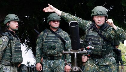 latihan-militer-terbesar-taiwan-tahun-ini-dimulai-pada-hari-rabu-582026-seiring-pulau-itu-berupaya-mempersiapkan-penduduknya-u-1786013238616_169