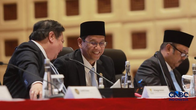 menteri-keuangan-purbaya-yudhi-sadewa-dan-menteri-koordinator-bidang-perekonomian-airlangga-hartarto-saat-konferensi-pers-terk-1786711161794_169