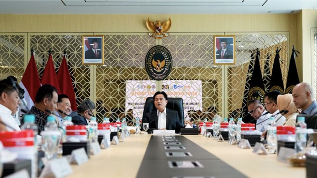 menteri-koordinator-bidang-hukum-hak-asasi-manusia-imigrasi-dan-pemasyarakatan-yusril-ihza-mahendra-1787113345357_169