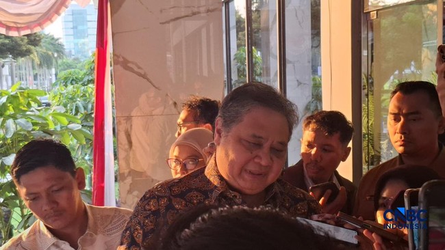 menteri-koordinator-menko-bidang-perekonomian-airlangga-hartanto-buka-suara-soal-mundurnya-perry-warjiyo-sebagai-gubernur-bank-1785150640114_169