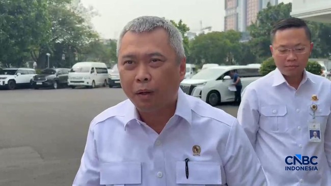 menteri-perhubungan-dudy-purwagandhi-saat-tiba-di-istana-negara-jakarta-kamis-1162026-1781158490961_169