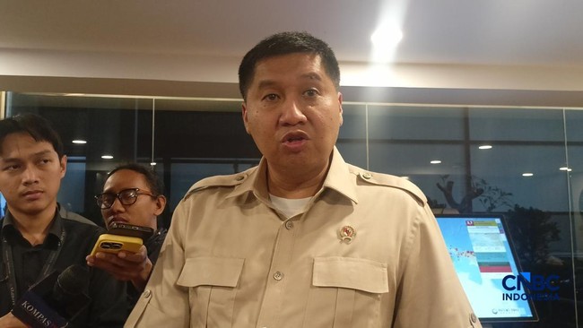 menteri-pkp-maruarar-sirait-di-kantor-bps-kamis-malam-13826-cnbc-indonesiaferry-sandi-1786625568498_169