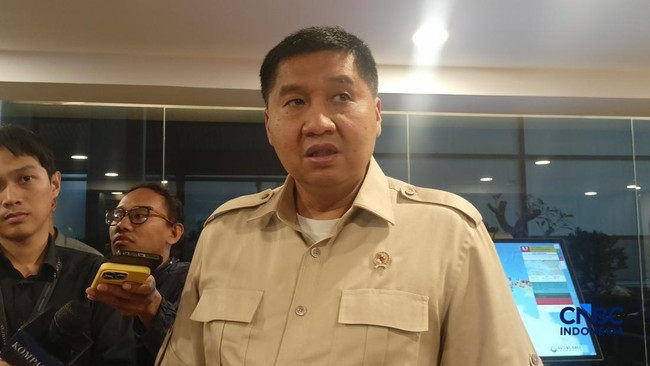 menteri-pkp-maruarar-sirait-di-kantor-bps-kamis-malam-13826-cnbc-indonesiaferry-sandi-1786625568580_169