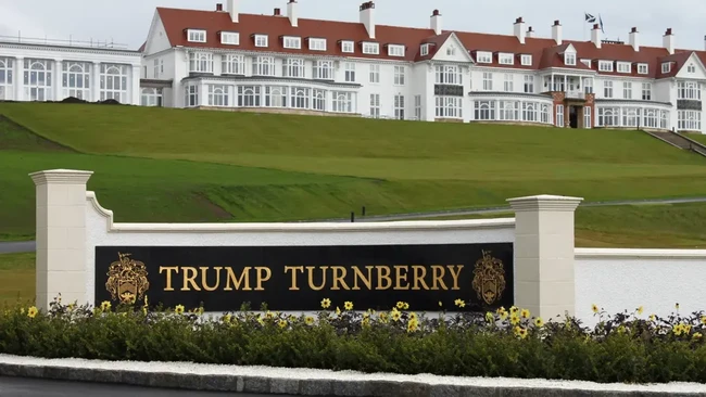 pemandangan-eksterior-hotel-di-golf-resort-trump-turnberry-milik-donald-trump-di-skotlandia-inggris-13-juni-2016-1785922560811_169