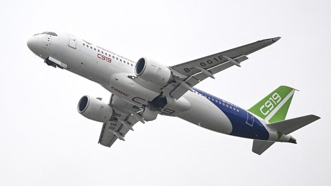 pesawat-c919-commercial-aircraft-corp-of-china-comac-jet-penumpang-besar-pertama-yang-diproduksi-di-dalam-negeri-tiongkok-tamp_169