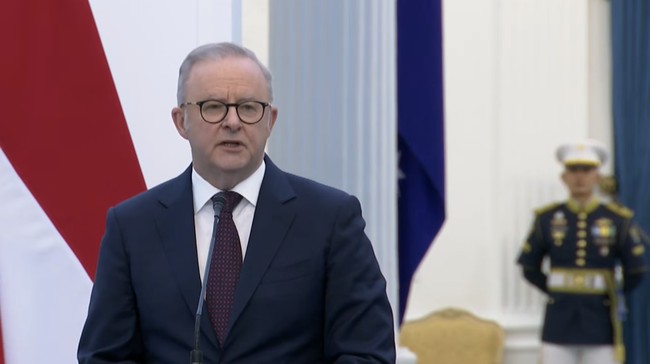 pm-australia-anthony-albanese-saat-konferensi-pers-di-istana-negara-jakarta-jumat-622026-youtubesekretariat-presiden-1770348993875_169