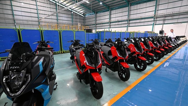 presiden-prabowo-subianto-saat-acara-pluncuran-motor-listrik-nasional-molinas-pada-kamis-1382026-dok-sekretariat-presiden-1786616304092_169