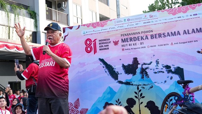 ribuan-warga-menghadiri-kegiatan-penanaman-pohon-dalam-rangka-menyambut-hut-ke-81-kemerdekaan-indonesia-di-embung-sanggai-kawa-1786767426743_169