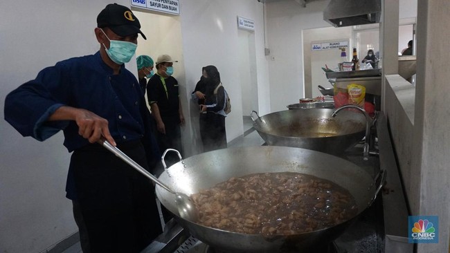 satuan-pemenuhan-pelayanan-gizi-sppg-halim-perdanakusuma-bernama-dapur-sehat-anak-bangsa-menyiapkan-menu-makan-bergizi-gratis-9_169