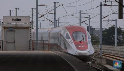 suasana-stasiun-whoosh-halim-jakarta-rabu-5112025-1762332877468_169